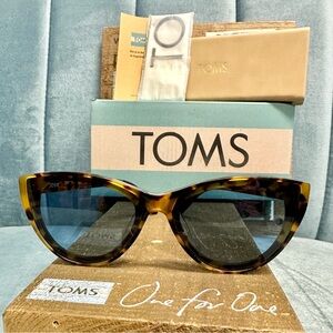 Brand New TOMS “Josie” Tortoise Shell Cat-Eye Sunglasses Blue Sun Lenses